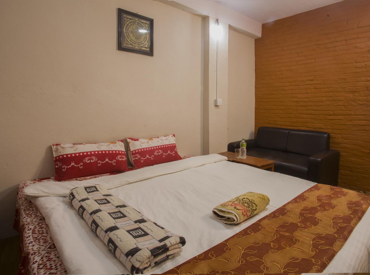 Langtang View Nagarkot Bed And Breakfast Exterior foto
